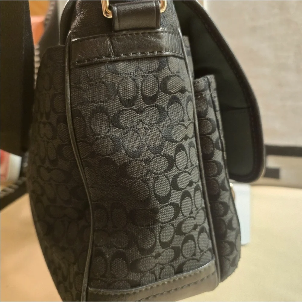 Coach Signature Black Messenger Bag - EUC
